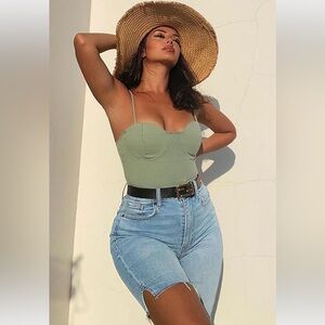 Everything’s Good Super Stretch Bermudas